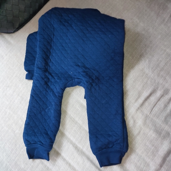 Carter's onesie - Picture 4 of 4